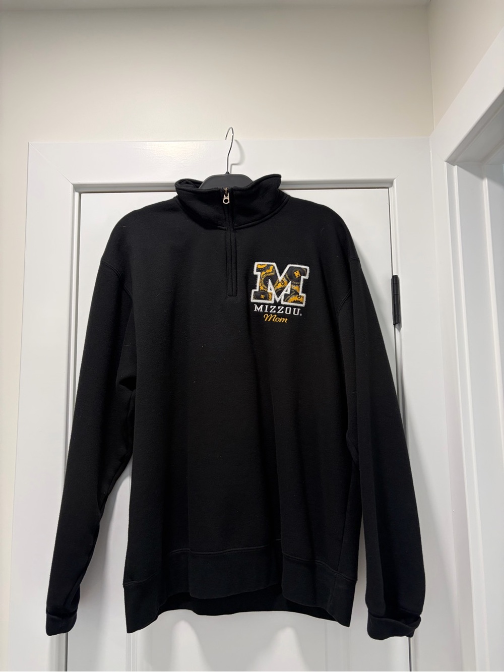 Jansport Black Mizzou 'Mom' Quarter-Zip Pullover